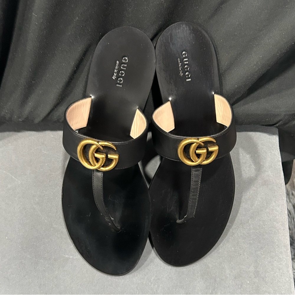 Gucci Black Thongs with Gold double G Emblem